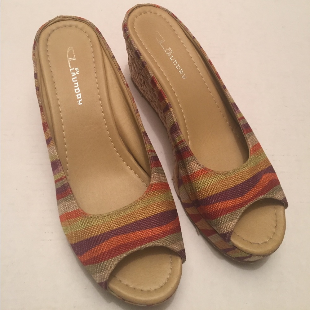 Chinese Laundry Wedge Sandals - Picture 4 of 6